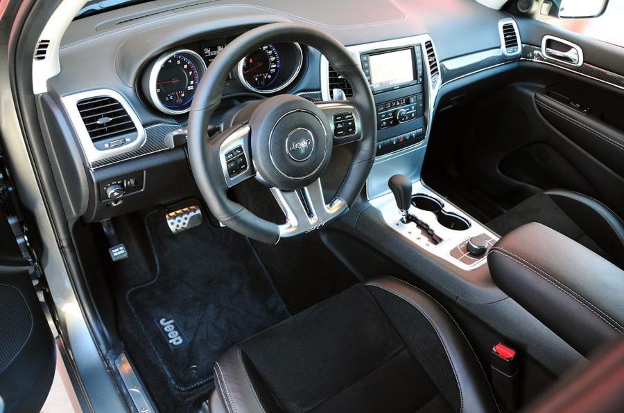  Jeep Grand Cherokee SRT8 2012 года  (фото 80 из 186)